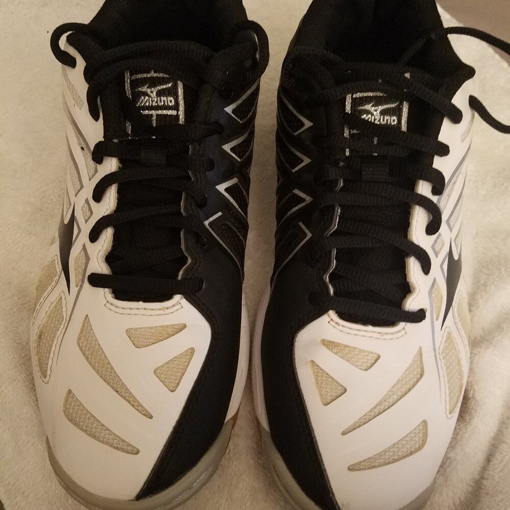 Women's Mizuno Wave Hurricane 3 Volleyball Shoes Size 7.5